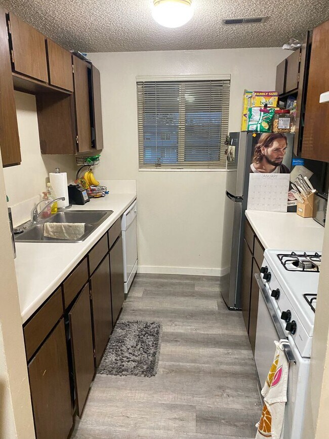 Building Photo - 1B/1B Pet Friendly Apartment South of BYU