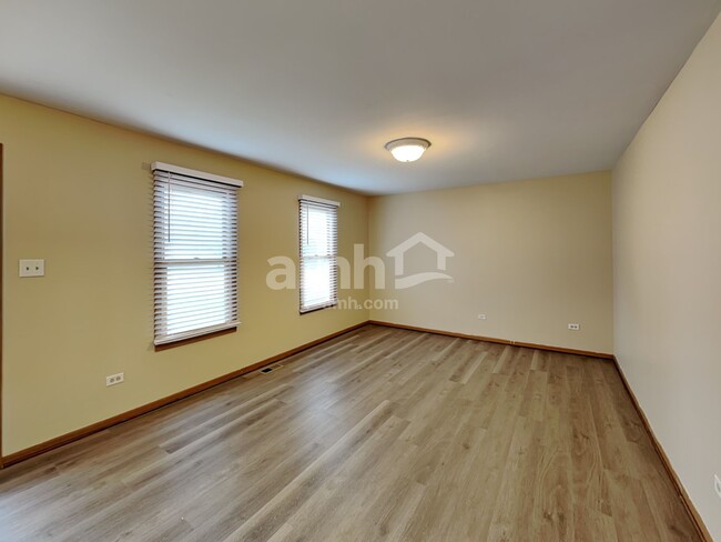 Building Photo - 204 Brink Dr