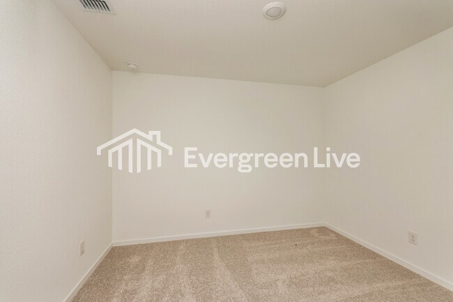 Building Photo - 1625 Sparrow Hawk Rd