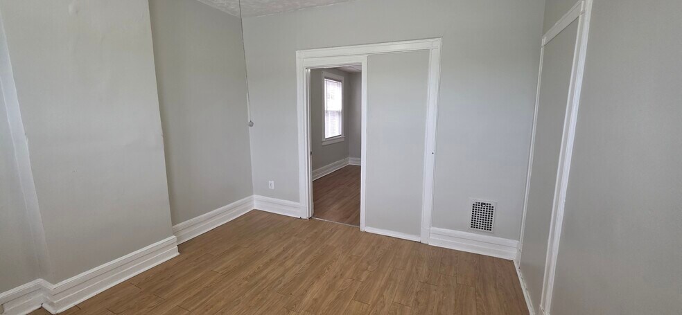 Building Photo - 382 Bond St