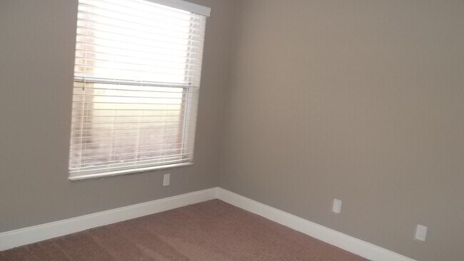 Building Photo - 1st Floor Condo / Conway Area