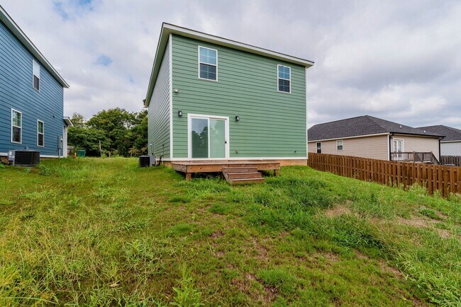 Building Photo - Like-new 4 bed/2.5 bath home for lease nea...