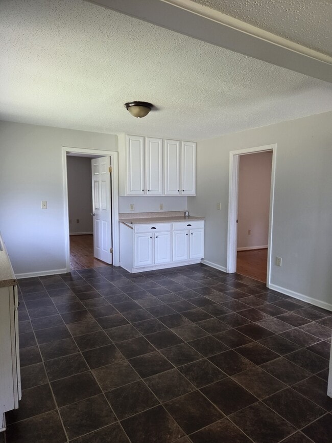 Building Photo - Charming 2 Bedroom in Summerfield