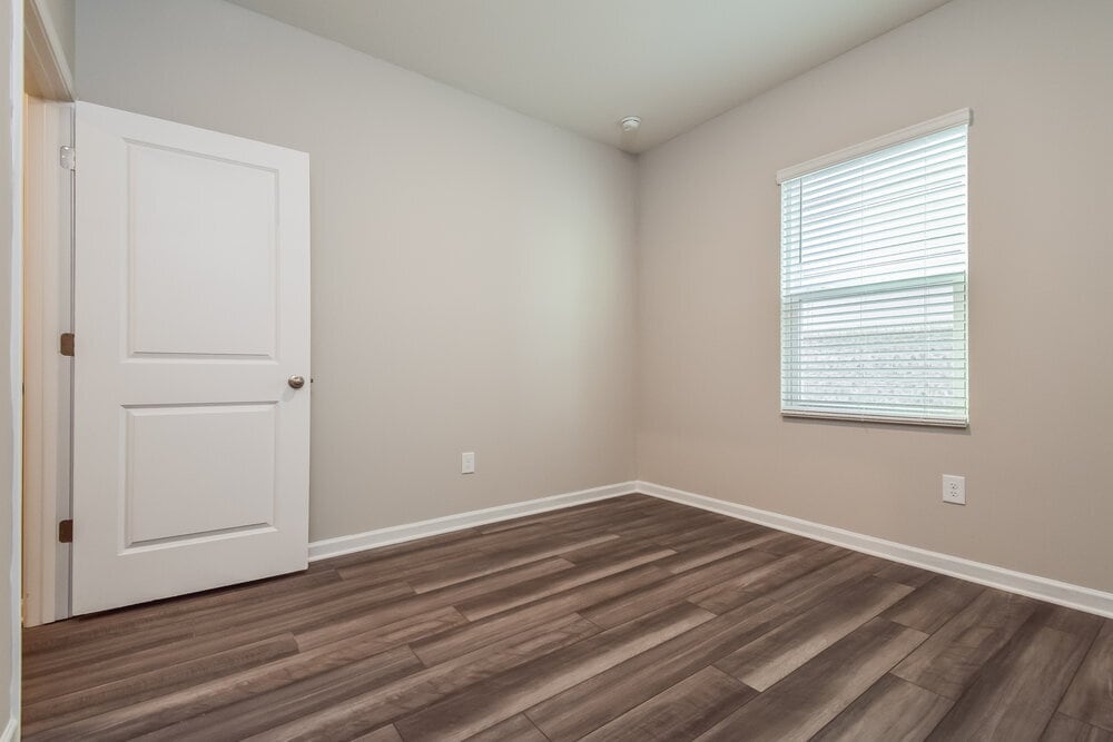 Building Photo - 570 Knightsbridge Ln