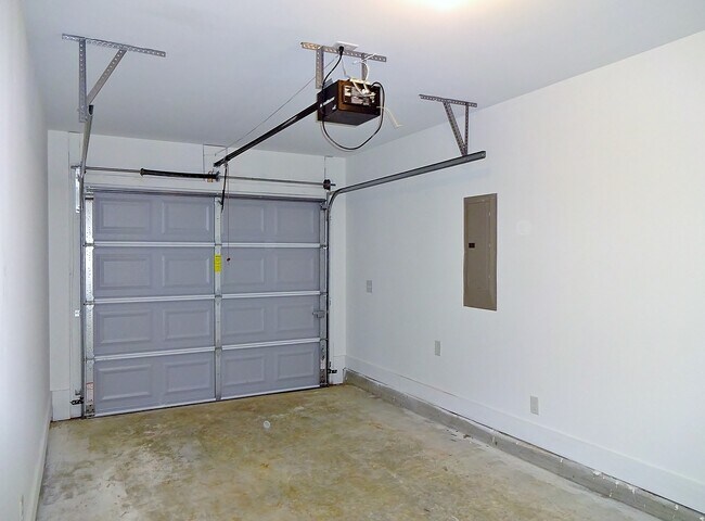 Building Photo - Home for Rent in Vance, AL... Available to...