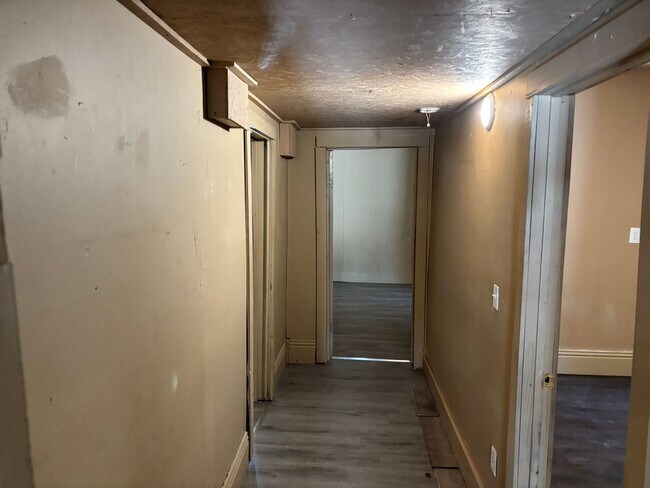 Building Photo - 1056 Danville Rd