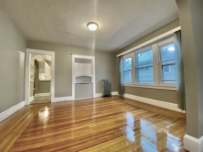 Building Photo - 12-14 Ledyard St