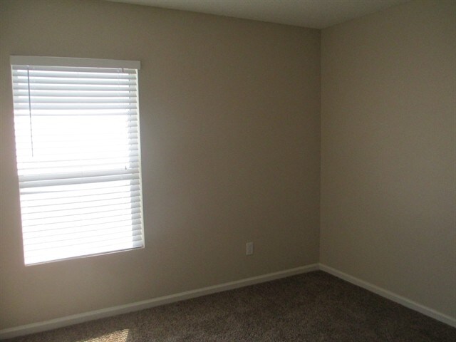 Building Photo - 8722 Star Leaf Rd N