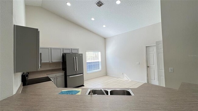 Building Photo - 1140 Cedarwood Way