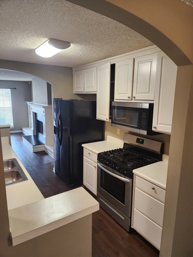 Building Photo - 739 Hynds Springs Dr