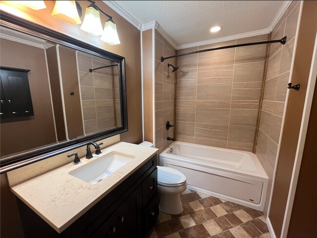 Building Photo - 3BR/2BA Home