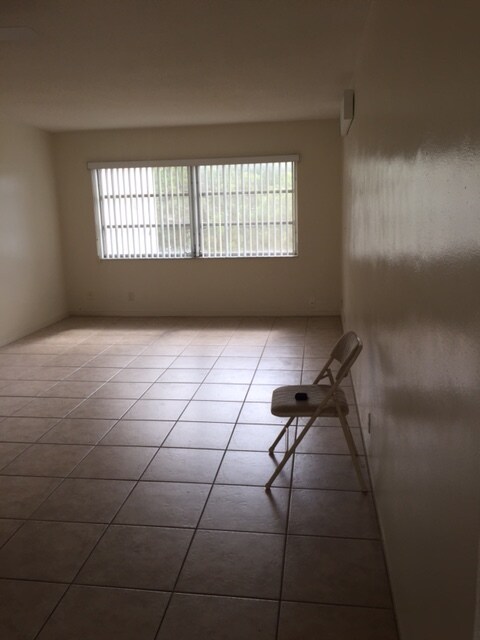 Building Photo - 4165 SW 67th Ave