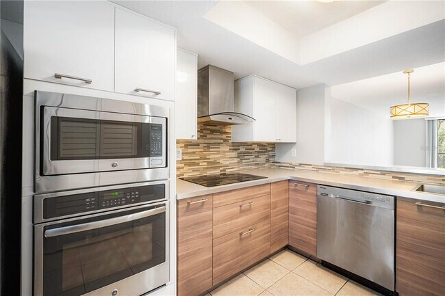 Building Photo - 201 W Laurel St