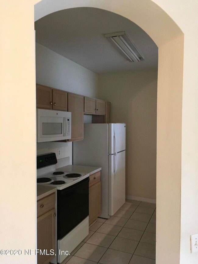 Building Photo - 10550 Baymeadows Rd