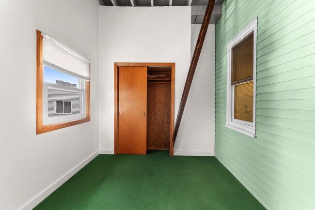 Building Photo - 83 P St