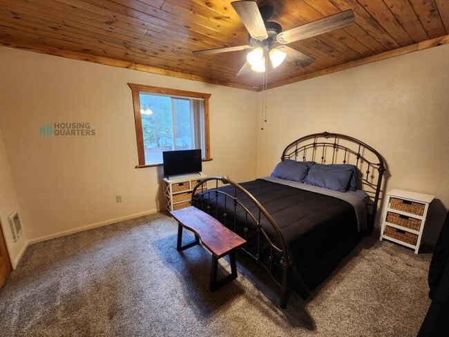 Building Photo - 4450 WA-211