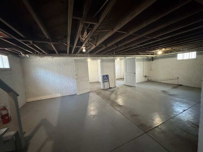 Building Photo - 1728 S 6th St