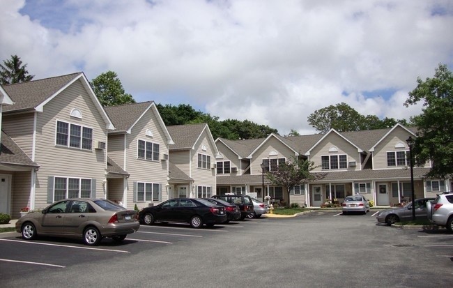 Building Photo - Woodbridge at Farmingdale II