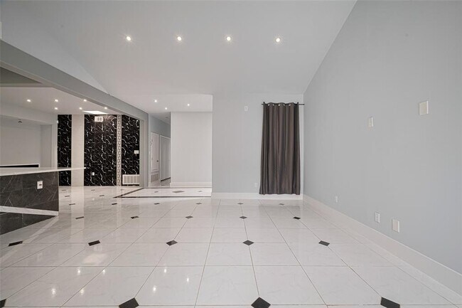 Building Photo - 1014 Fleetwood Pl Dr