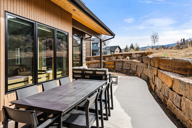 Building Photo - 117 Bowles Dr