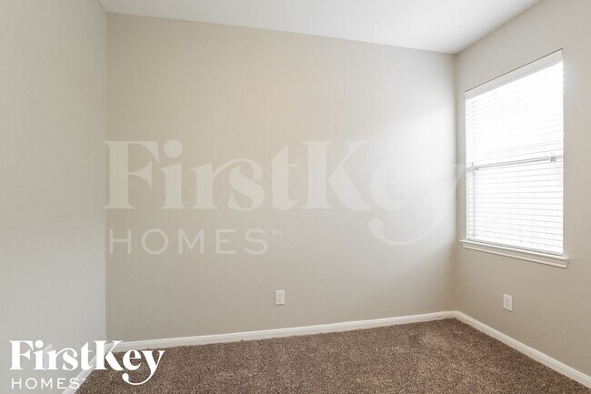 Building Photo - 12911 Pine Meadows St