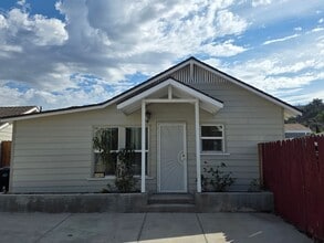 Building Photo - West Ventura 1+1 House - Near Pepsi Plant ...