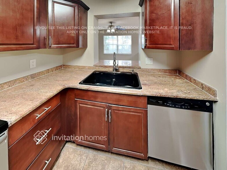 Building Photo - 6713 Riparian Rd