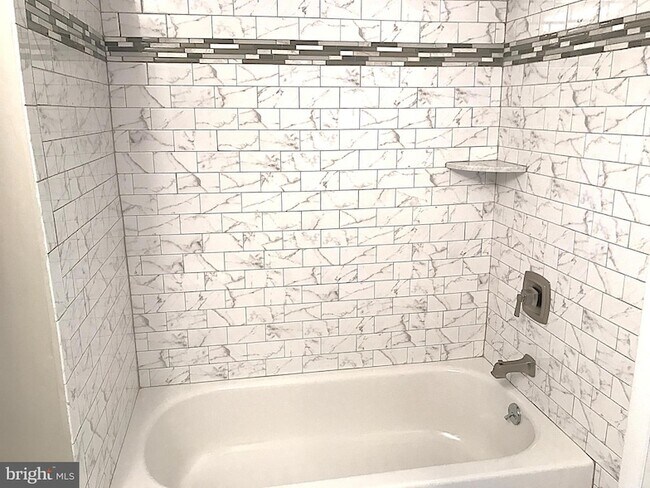 Building Photo - 560 Shetland Ct