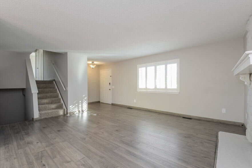 Building Photo - 8887 W 86th Ave