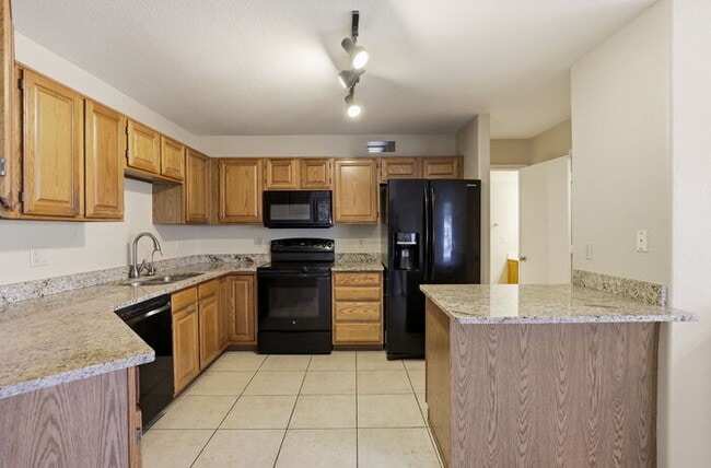 Building Photo - 1295 N Blackstone Dr