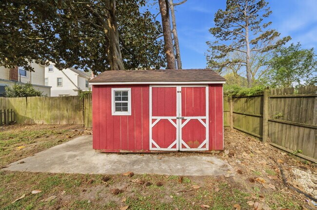 Building Photo - GORGEOUS 4 BED, 2.5 BATH HOME FOR RENT IN NORFOLK!