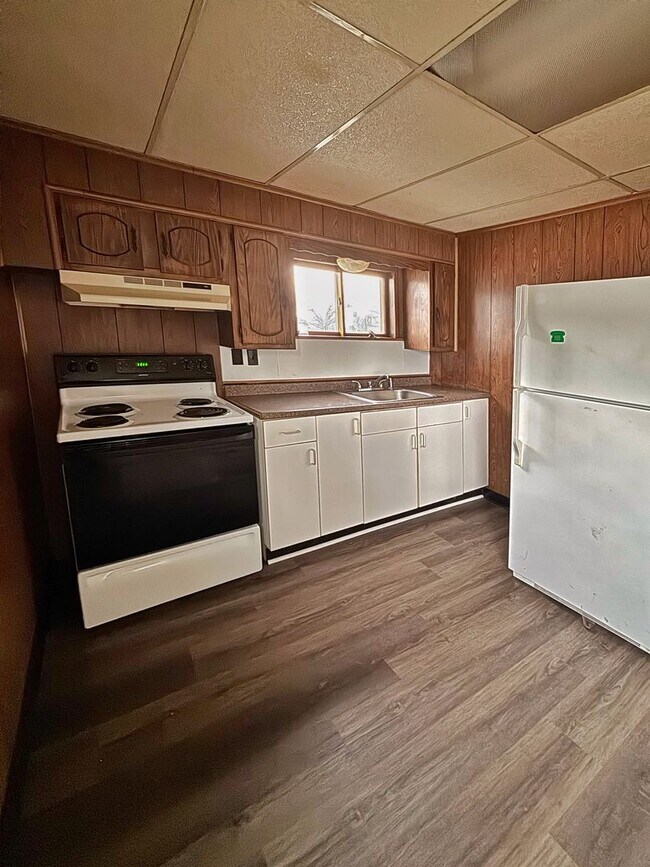 Building Photo - 252 Main St