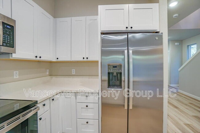 Building Photo - 2429 NE 54th St
