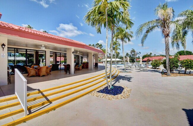 Building Photo - 7585 Lexington Club Blvd