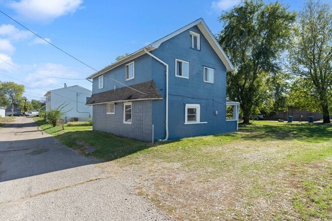 Building Photo - 3021 Old Sellars Rd