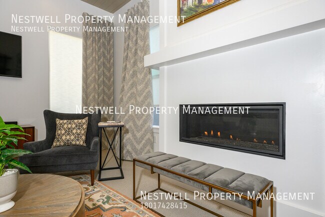 Building Photo - Newer 4-bed Townhome in South Jordan