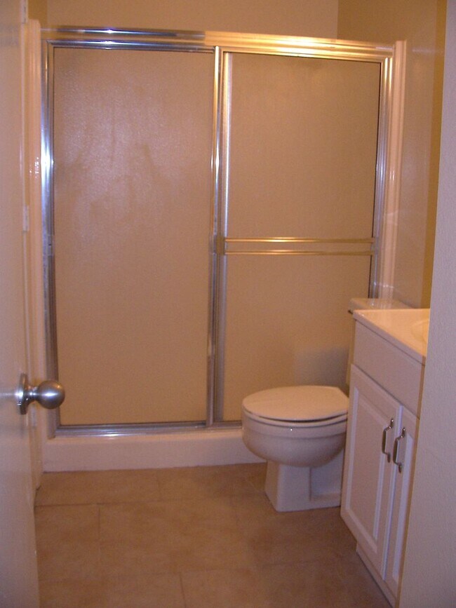 Building Photo - Remodeled Single Story House, Available 8/15/26