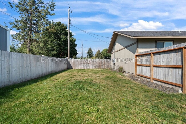 Building Photo - 14412 E Heroy Ln