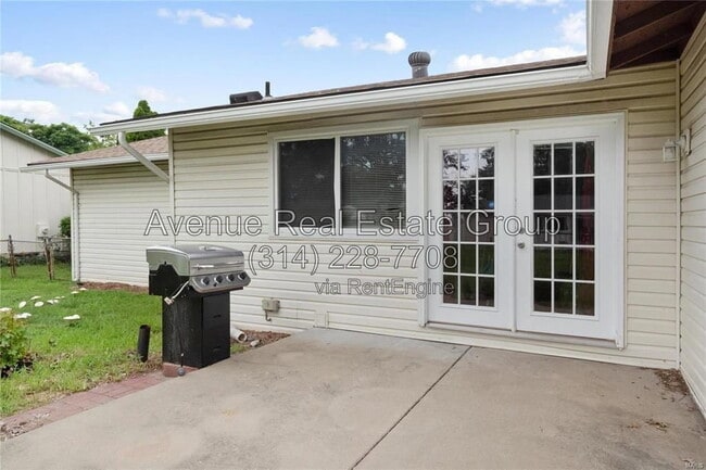 Building Photo - 3726 Briargrove Dr