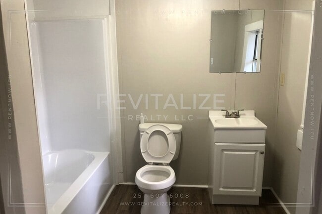 Building Photo - 4 Bed/3 Bath Home in Chickasaw East Village