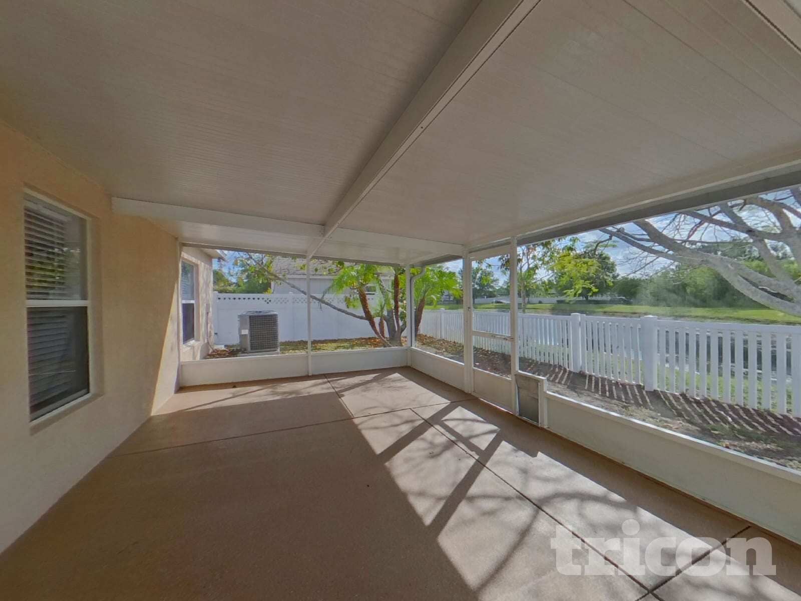 Building Photo - 1304 Alhambra Crest Dr