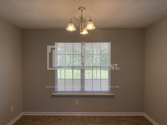 Building Photo - 119 Lonesome Doe Cir