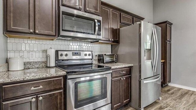 Building Photo - 5544 Peach Dr