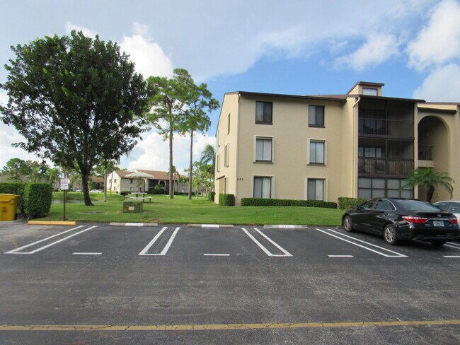 Building Photo - 603 Sea Pine Way