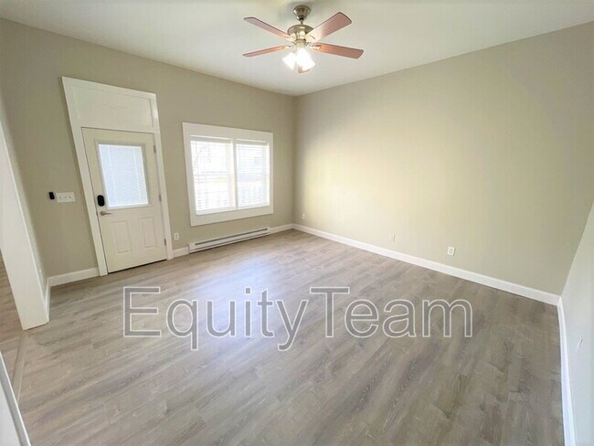 Building Photo - 4723 Peabody Ave