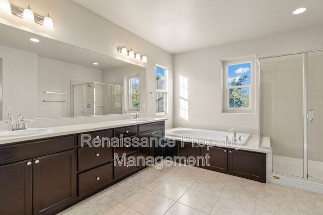 Building Photo - 638 W Gravino Dr