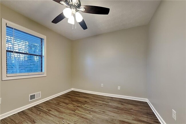 Building Photo - 2750 Herron Cir