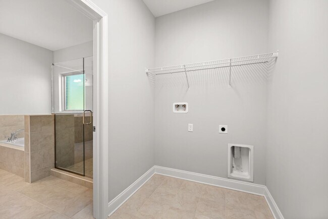 Building Photo - Spacious Home with Loft & 2-Car Garage in Prime Location in Hardin Valley school district!