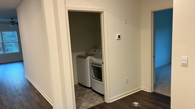 Building Photo - ***Special*** 50% Off the First Month Rent...