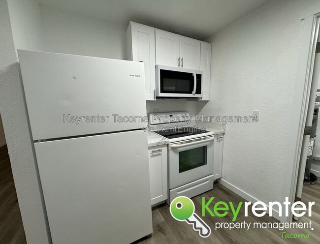 Building Photo - 15911 18th Ave Ct E